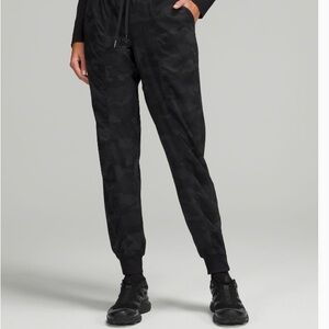 RARE lululemon athletica Studio Dance Mid Rise  Camo Jogger Pants
